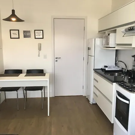 709- Apartamento Decorado Encantador, mobiliado, amplo, cozinha completa, Excelente localização no Rebouças-2